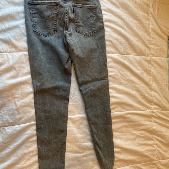 Levis Grey 720 High Rise Skinny Jeans NWT Size 25 - Picture 7 of 10
